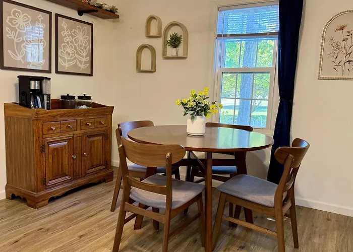 Walkable 2br In Downtown Ferienhaus *