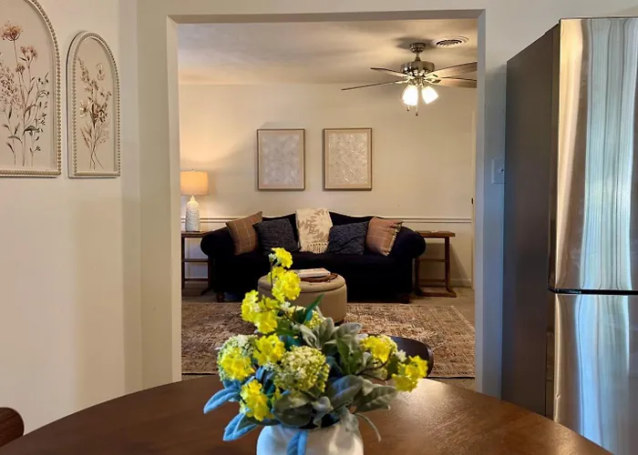 Walkable 2br In Downtown Marion