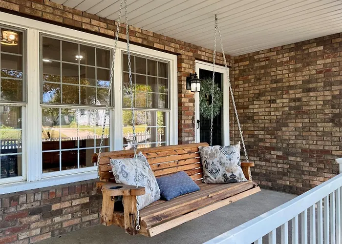 Walkable 2br In Downtown *