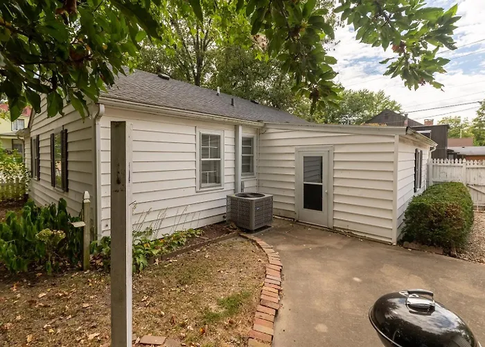 Walkable 2br In Downtown