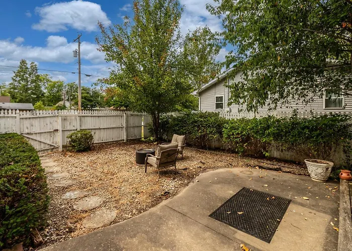 Walkable 2br In Downtown Marion