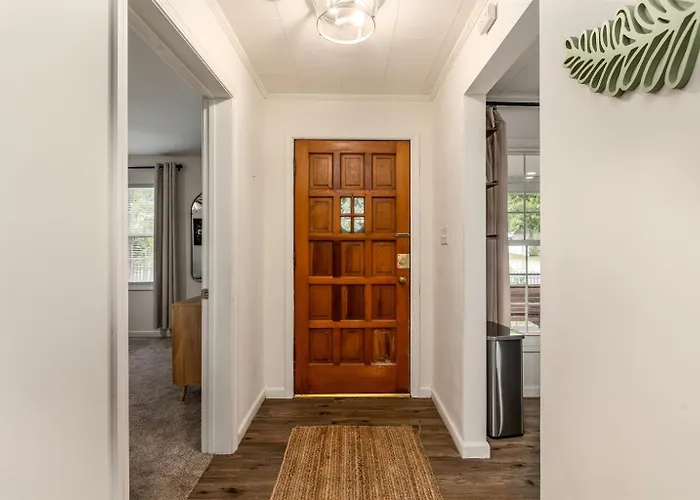 Walkable 2br In Downtown